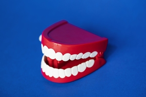 Изберете Dental Implants 19